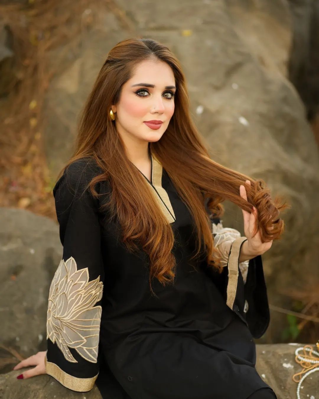 Almond Embroidery 2pc (Black)